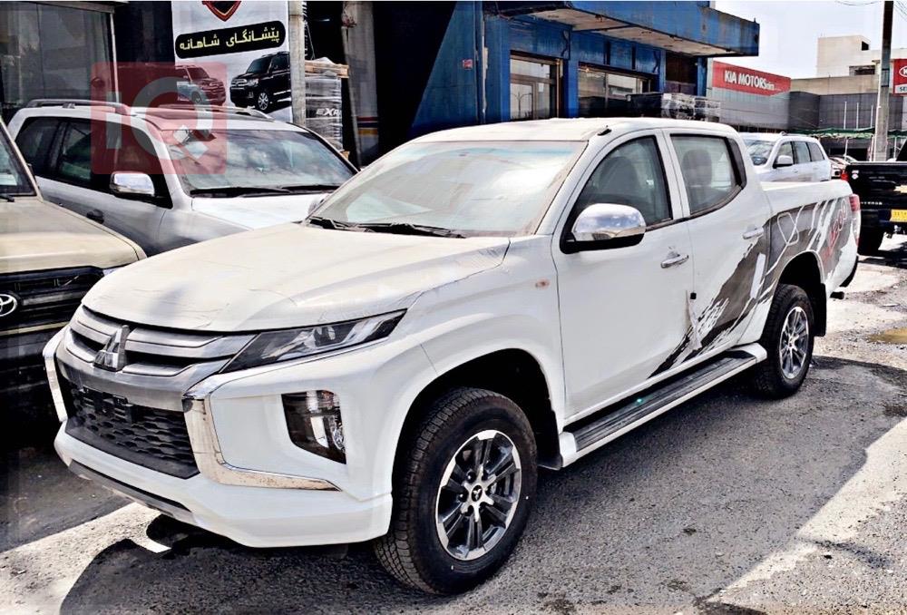 میتسوبیشی L200